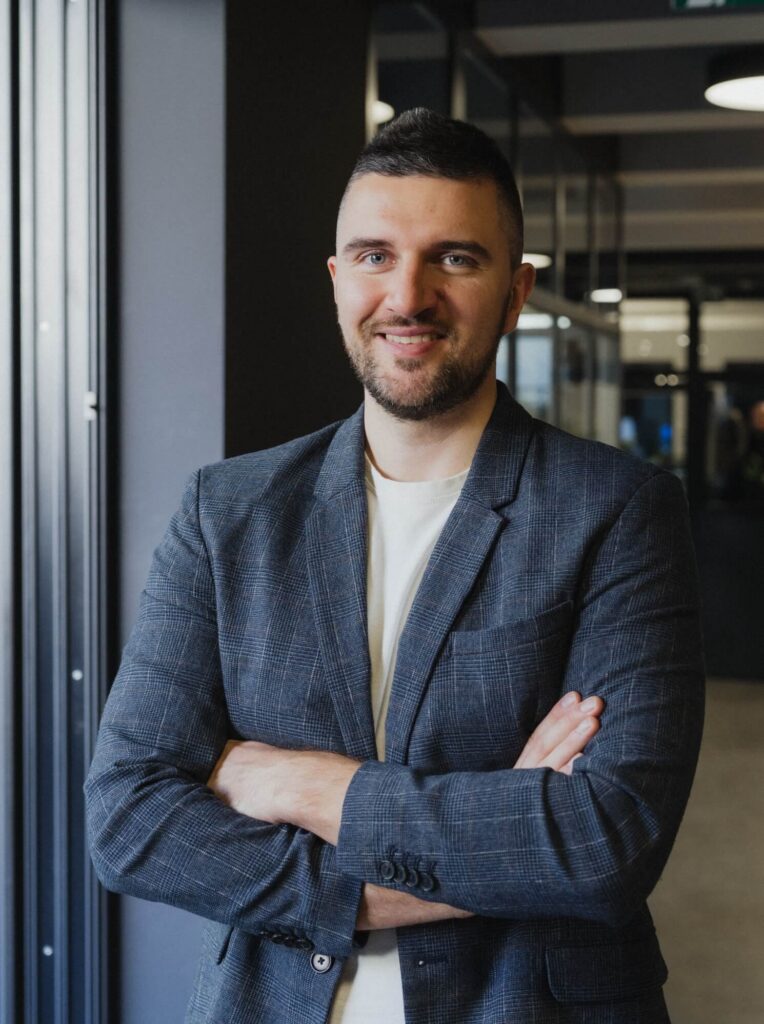 Goran, CFO of Q agency