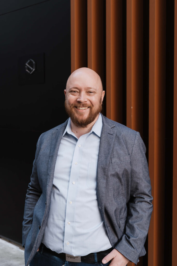 Harry, CEO of Q agency